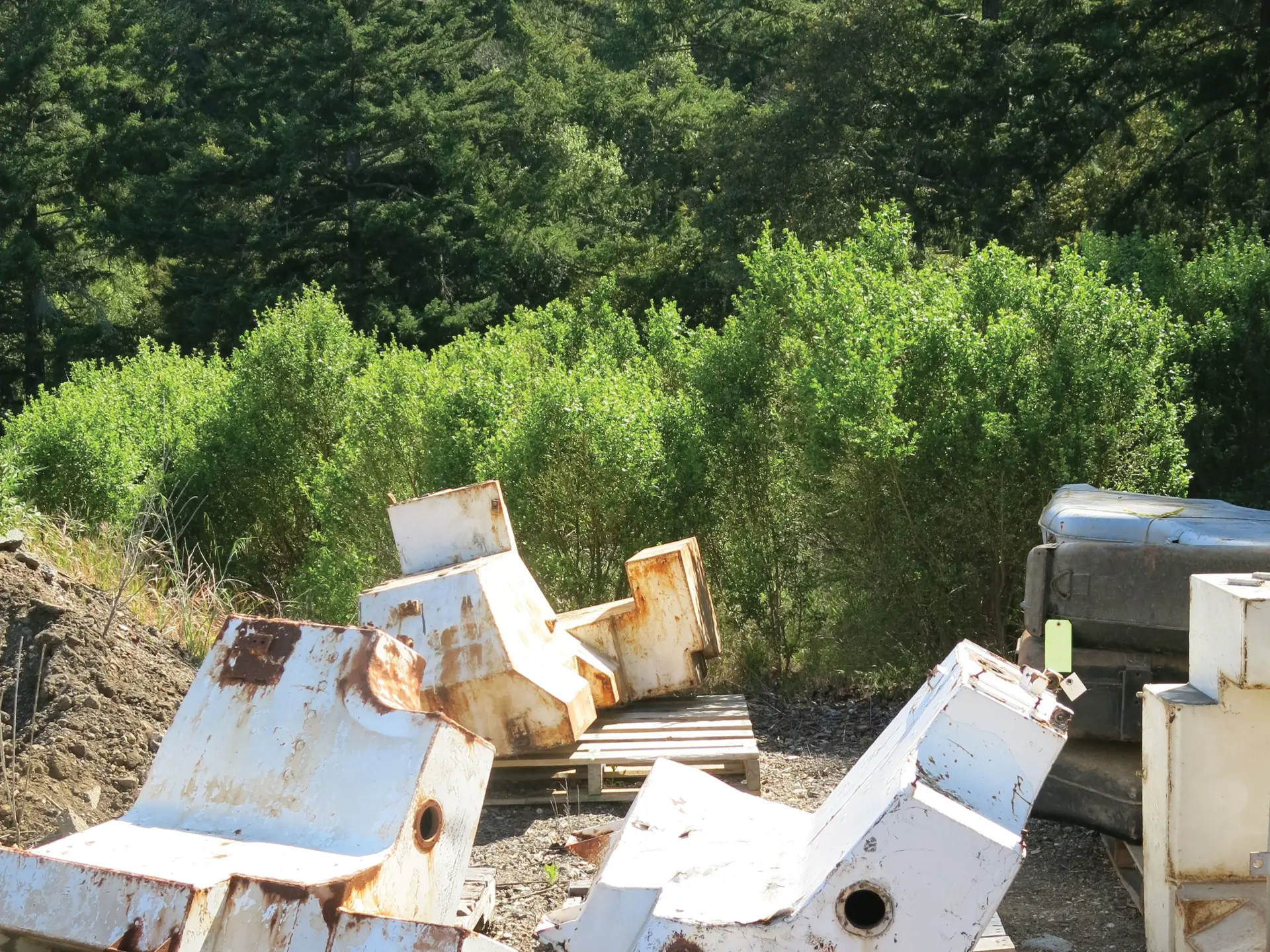 Lot of miscellaneous fuel tanks, including Stuart, Scout Car, White