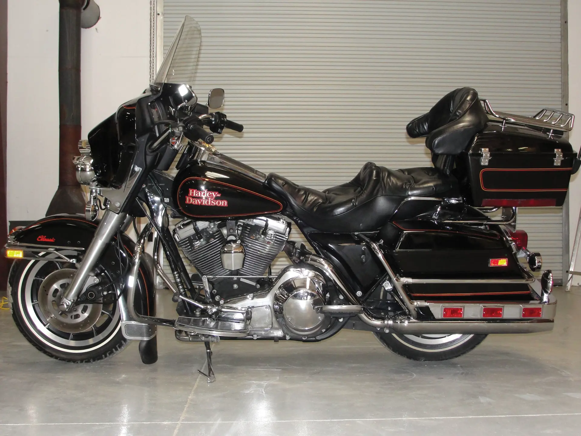 1990 HarleyDavidson FLHTC Las Vegas Premier Motorcycle Auction RM