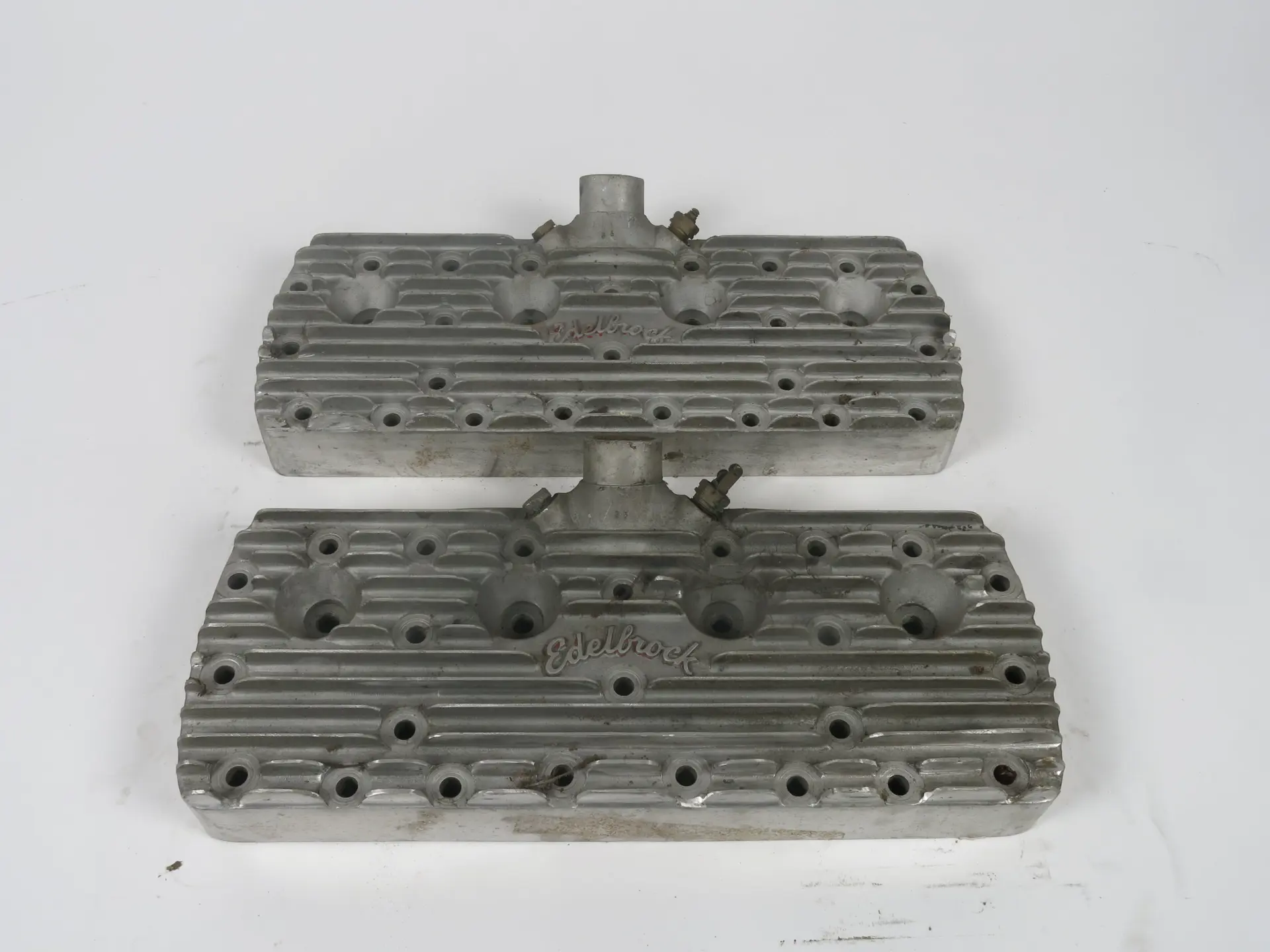 Edelbrock finned aluminum early style 24 stud heads for Ford Flathead ...