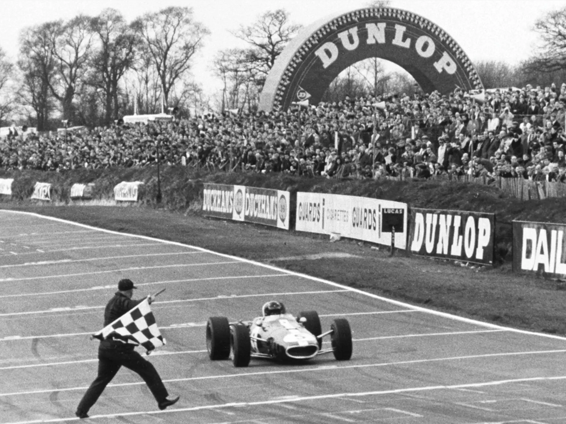 Dan Gurney winning the 1967 Belgian Grand Prix in his own Eagle Gurney ...