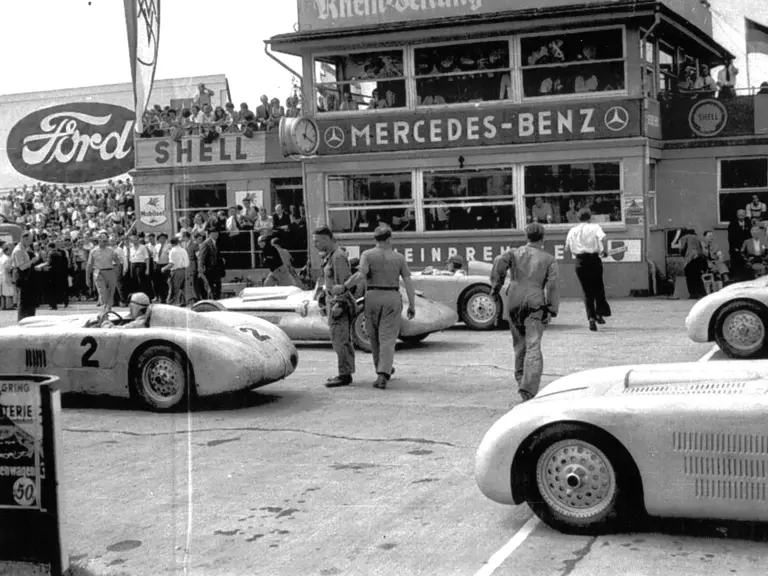 The Grossmutter, numbered “2”, can be seen here on the left at the start of the 1949 Nürburgring Grand Prix. Toni Ulmen would finish 3rd overall and 1st in class.