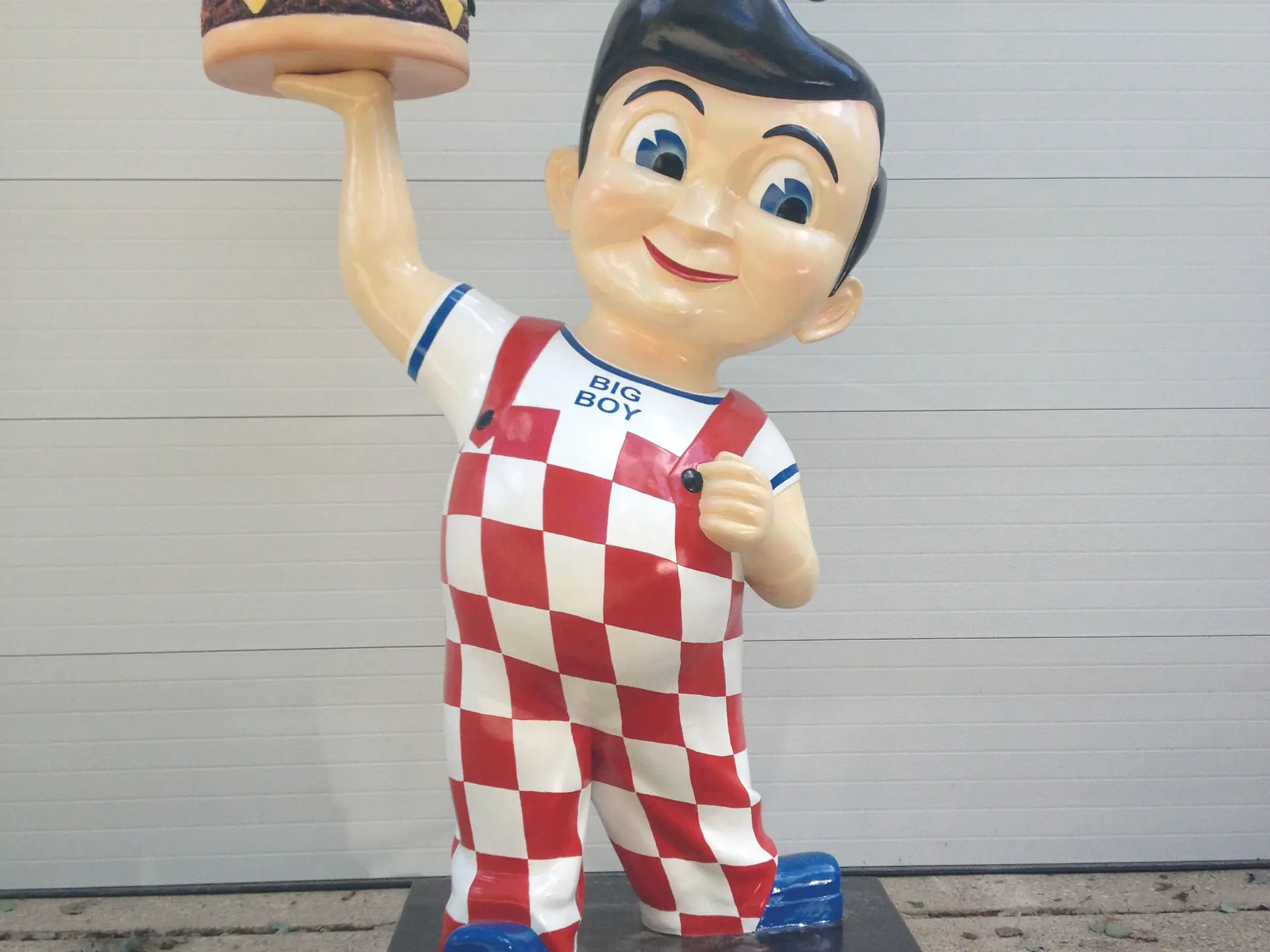 Original Big Boy Statue, 7 1/2 ft tall | Auburn Fall 2015 | RM Sotheby's