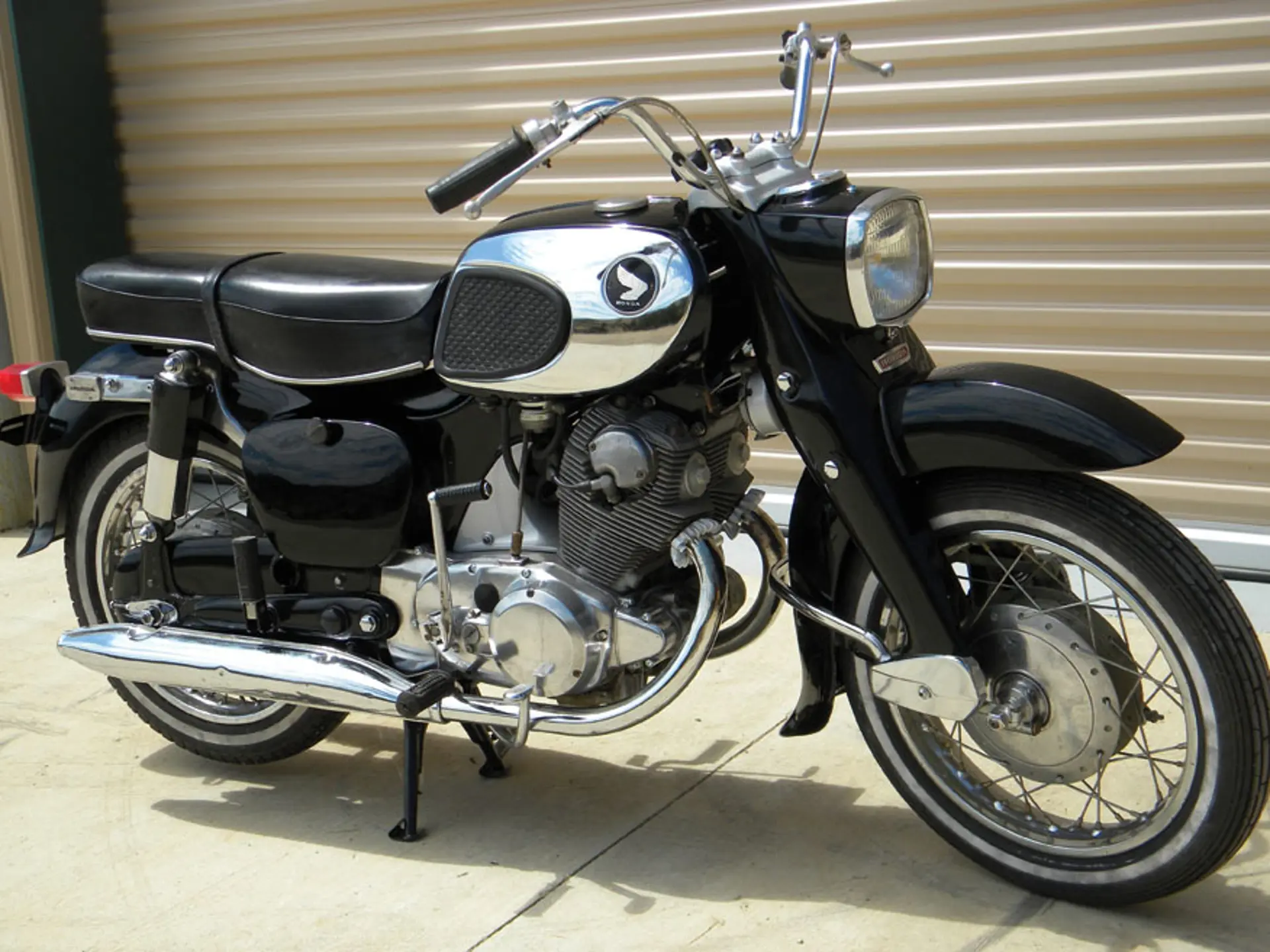 1966 Honda 305 Dream | Las Vegas Premier Motorcycle Auction | RM Sotheby's