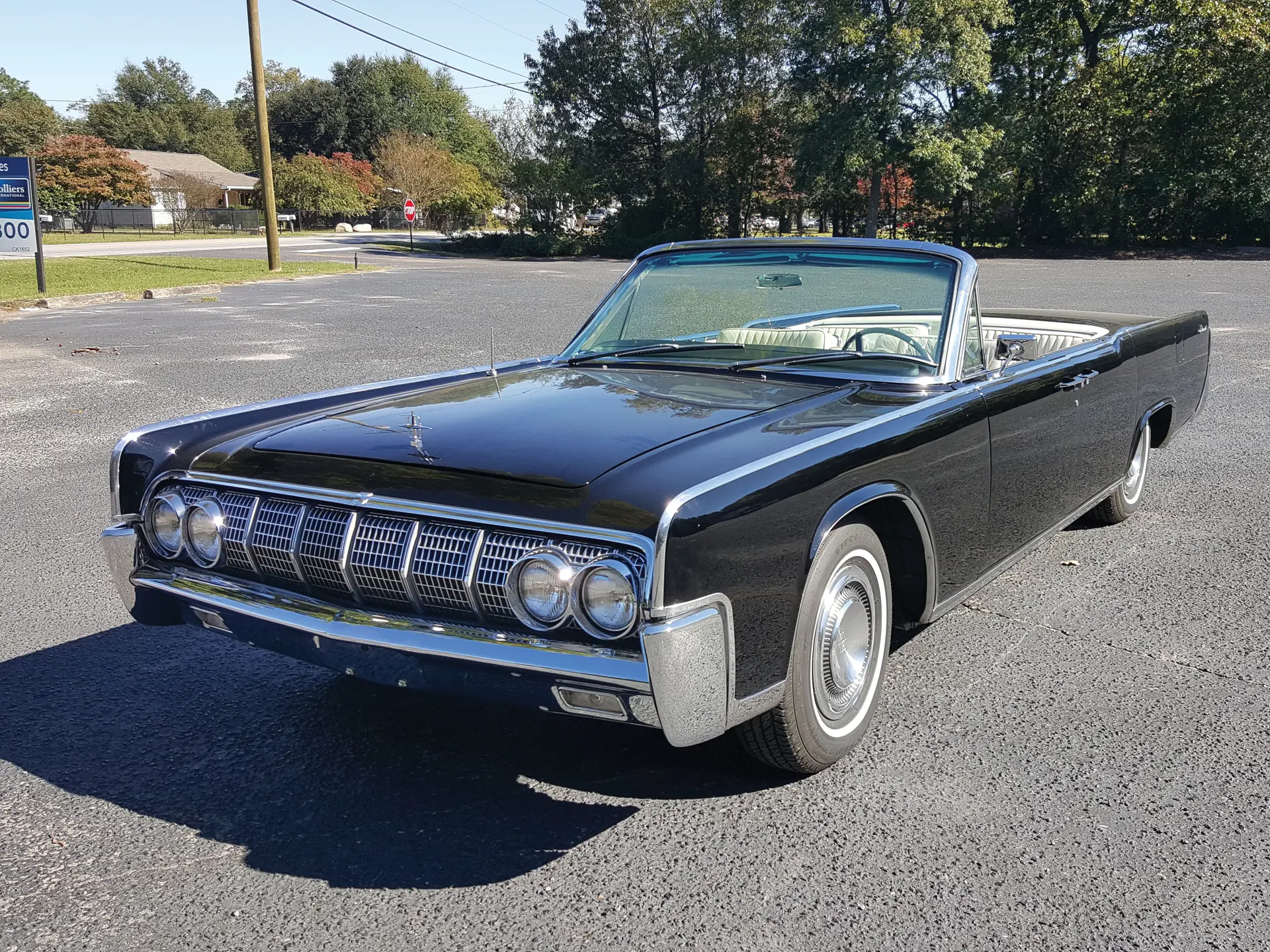 1964 Lincoln Continental | Hilton Head 2015 | RM Sotheby's