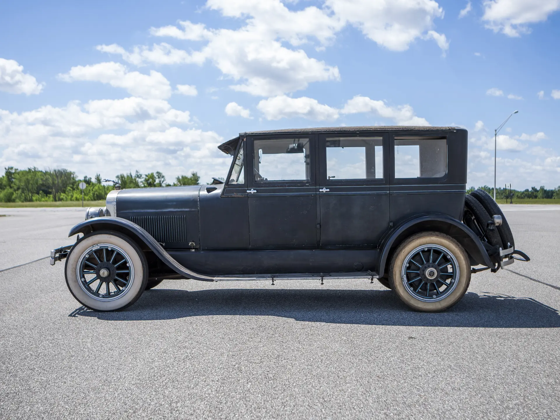 1924 Lincoln Model L Sedan | Auburn Fall 2020 | RM Sotheby's