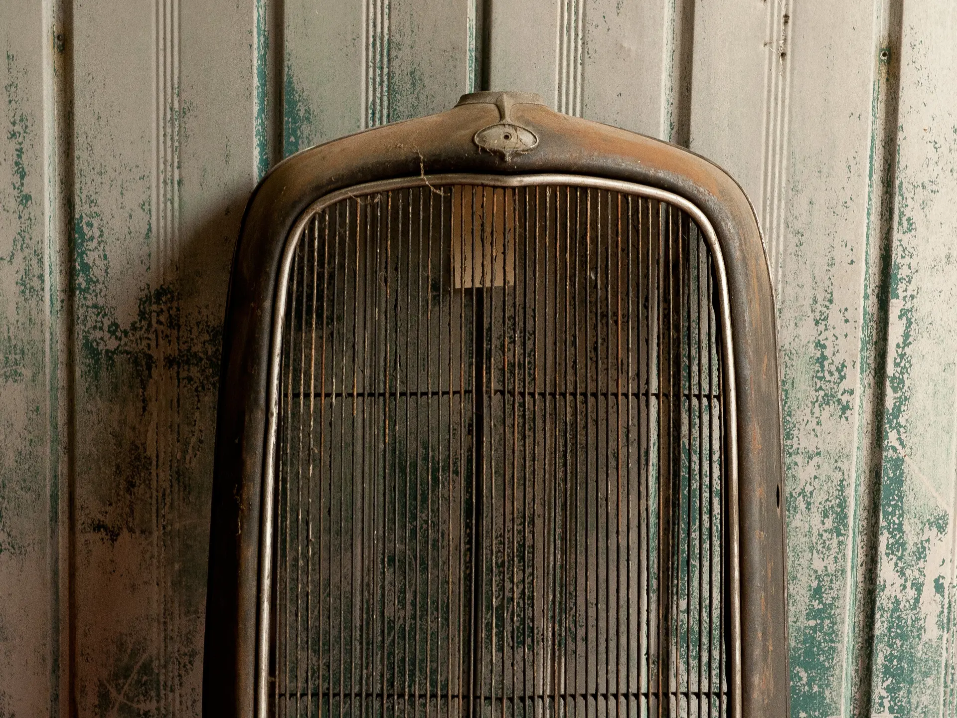 1932 Ford Passenger Car Radiator Shell | The Lee Roy Hartung Collection ...