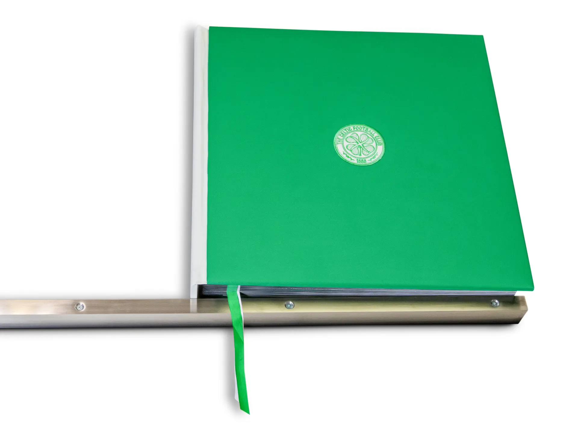 the-official-celtic-opus-with-display-stand-dare-to-dream-collection