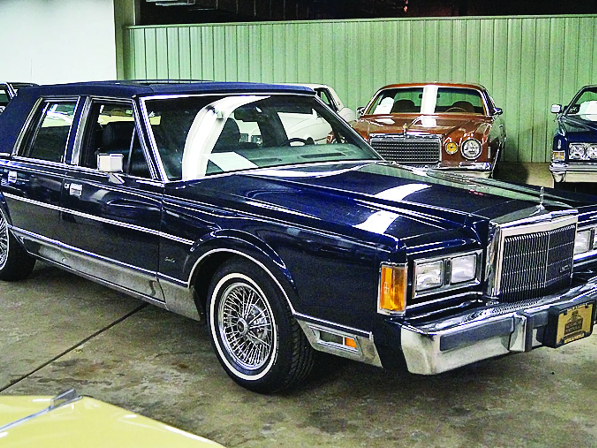 1989 Lincoln Four-Door Town Car | Auburn Spring 2017 | RM Sotheby's