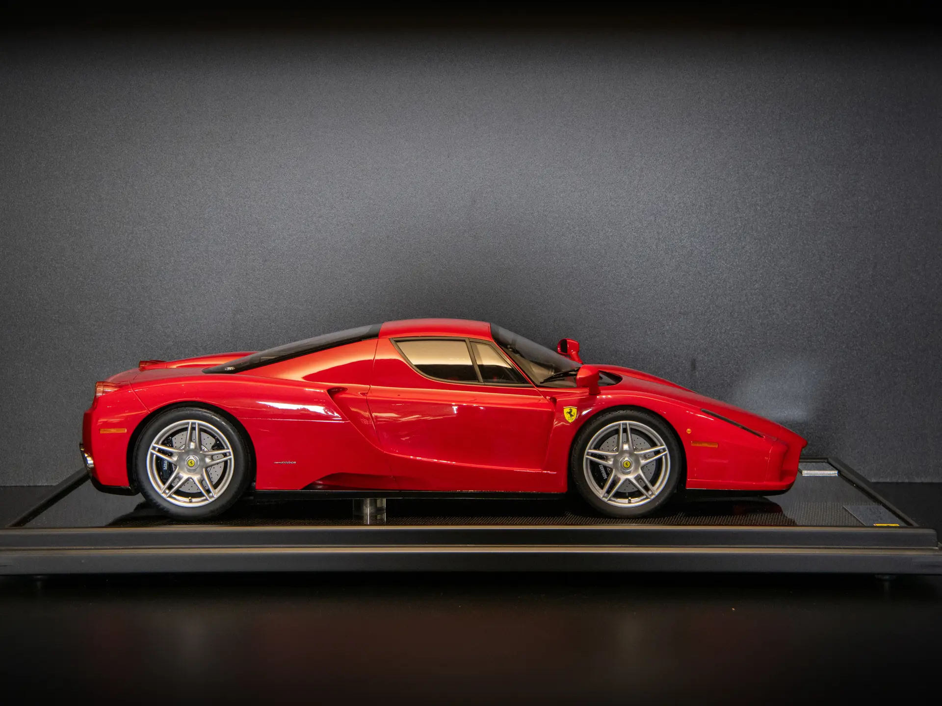 2003 Ferrari Enzo 1 8 Scale Model By Amalgam Dare To Dream Collection 2003-ferrari-enzo-1-8-scale-model-by-amalgam-dare-to-dream-collection