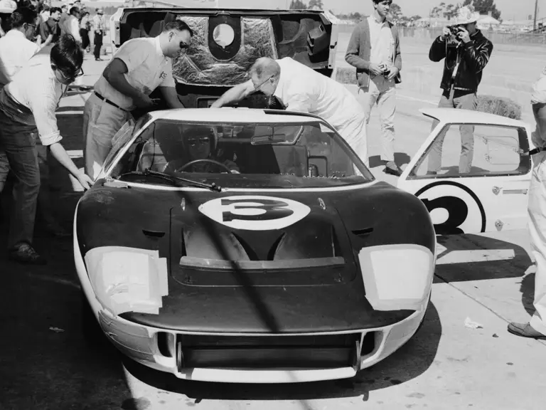 P/1032 at the 1966 12 Hours of Sebring driven by Walt Hansgen and Mark Donohue to a 2nd place finish.