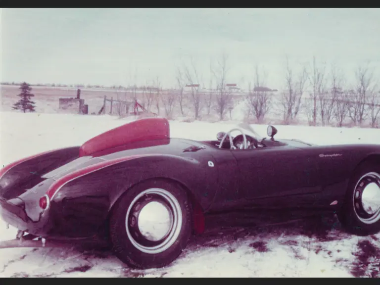 Clearly redone under Manting’s ownership, this 550 Spyder was painted black with red highlights and a red interior.