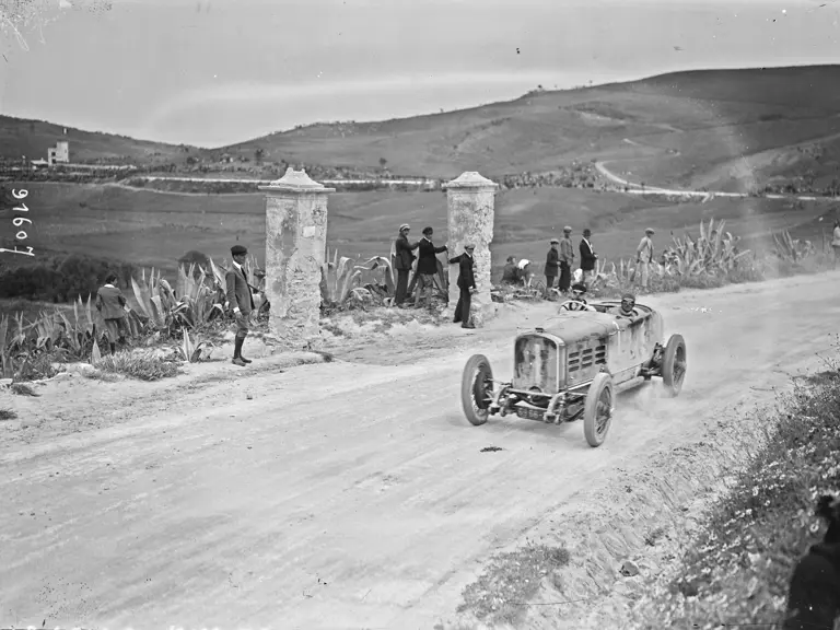 André Dubonnet behind the wheel of the “Tulipwood” Torpedo at the 1924 Targa Florio.