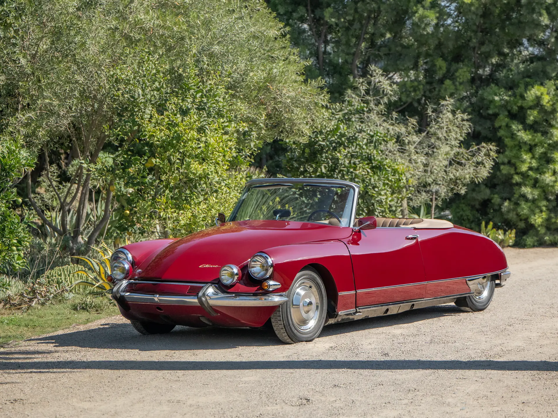 1964 Citroën DS 19 Décapotable by Chapron | Arizona 2024 | RM Sotheby's