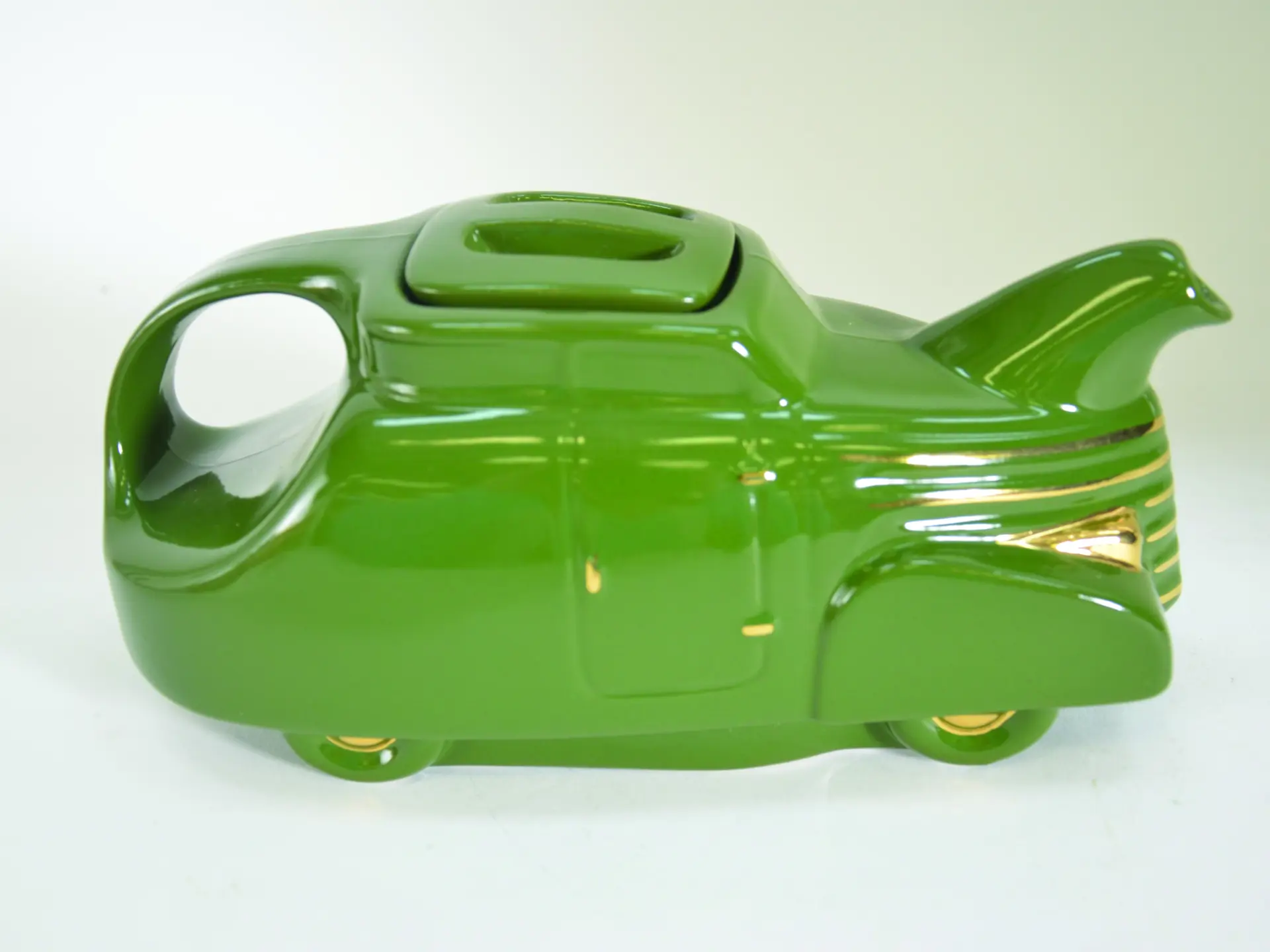 A rare, Hall China, motorcar Teapot, circa 1930's, made in America. 9